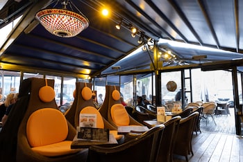 Hotel De L'univers,Dinard>>Cancale,3 star