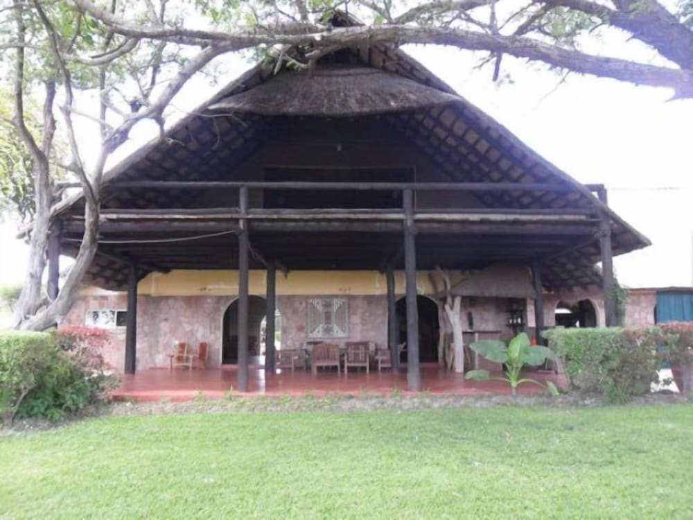ganda lodge