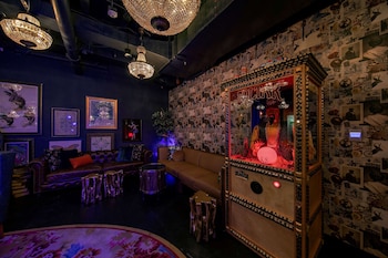 the wayfarer downtown la tapestry collection by hilton