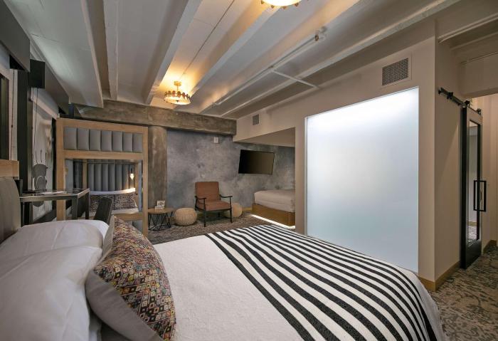 the wayfarer downtown la tapestry collection by hilton