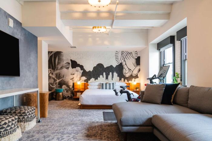 the wayfarer downtown la tapestry collection by hilton