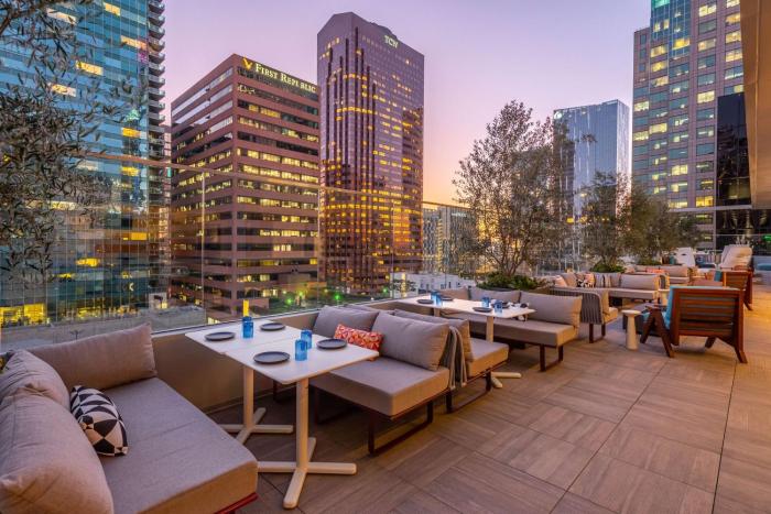 the wayfarer downtown la tapestry collection by hilton