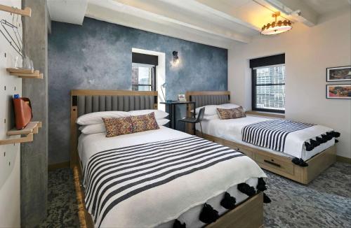 the wayfarer downtown la tapestry collection by hilton