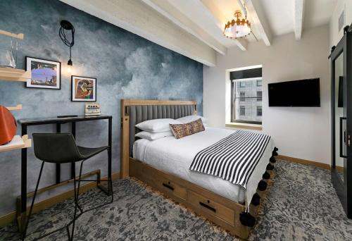 the wayfarer downtown la tapestry collection by hilton