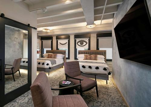 the wayfarer downtown la tapestry collection by hilton