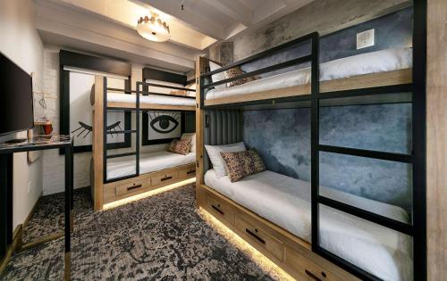 the wayfarer downtown la tapestry collection by hilton