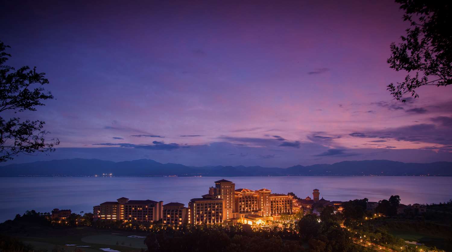 hilton yuxi fuxian lake
