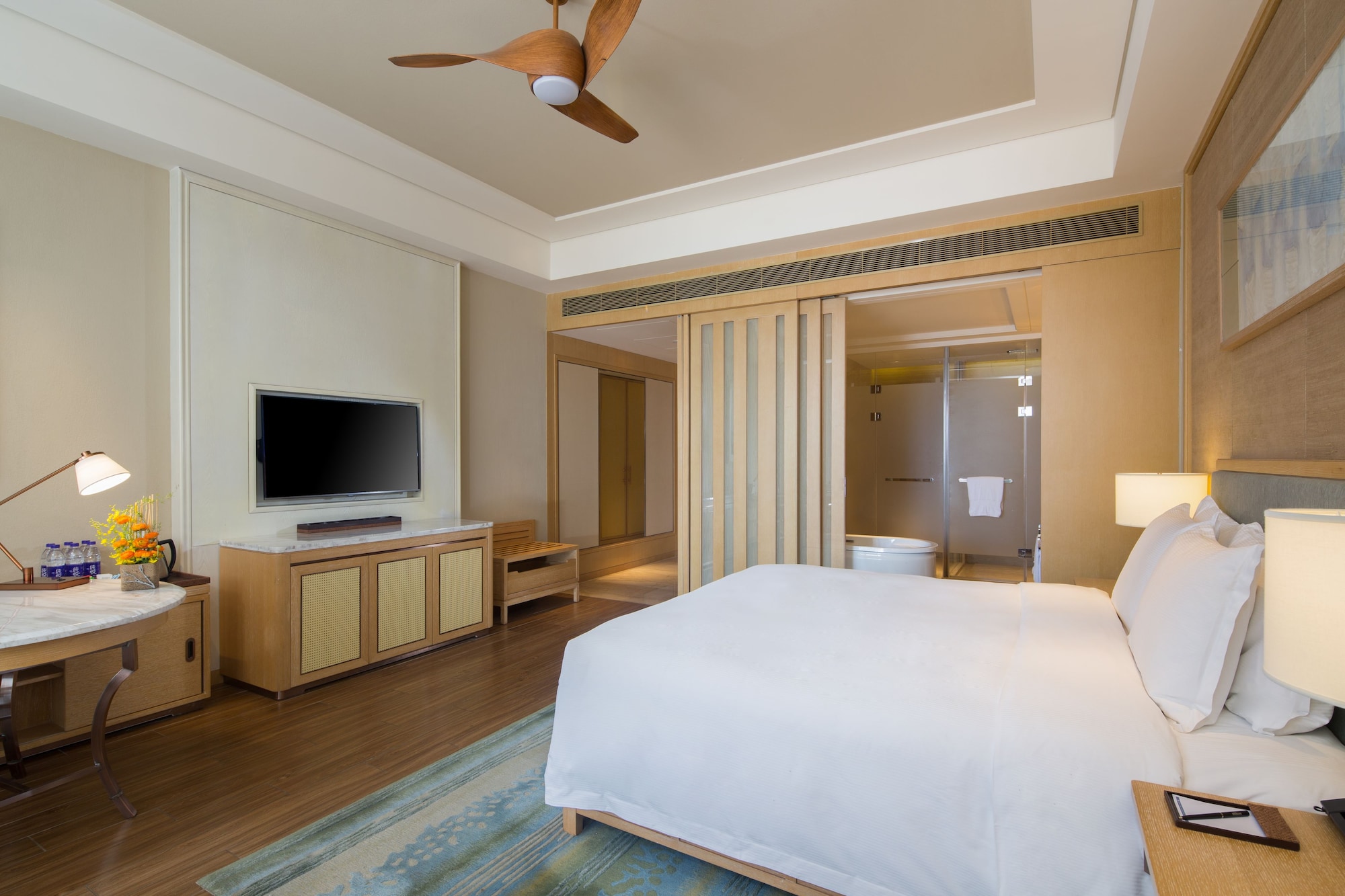 hilton yuxi fuxian lake