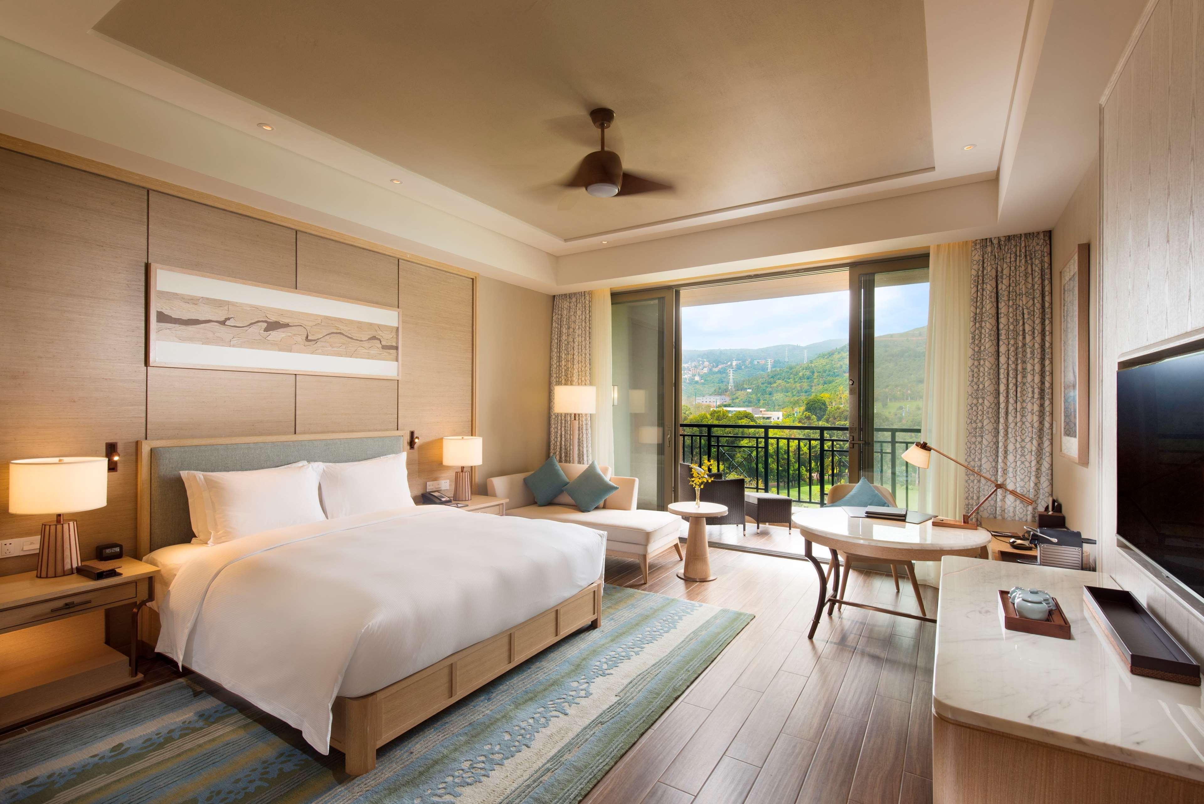 hilton yuxi fuxian lake