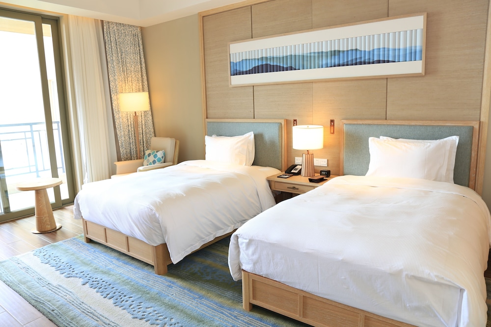 hilton yuxi fuxian lake