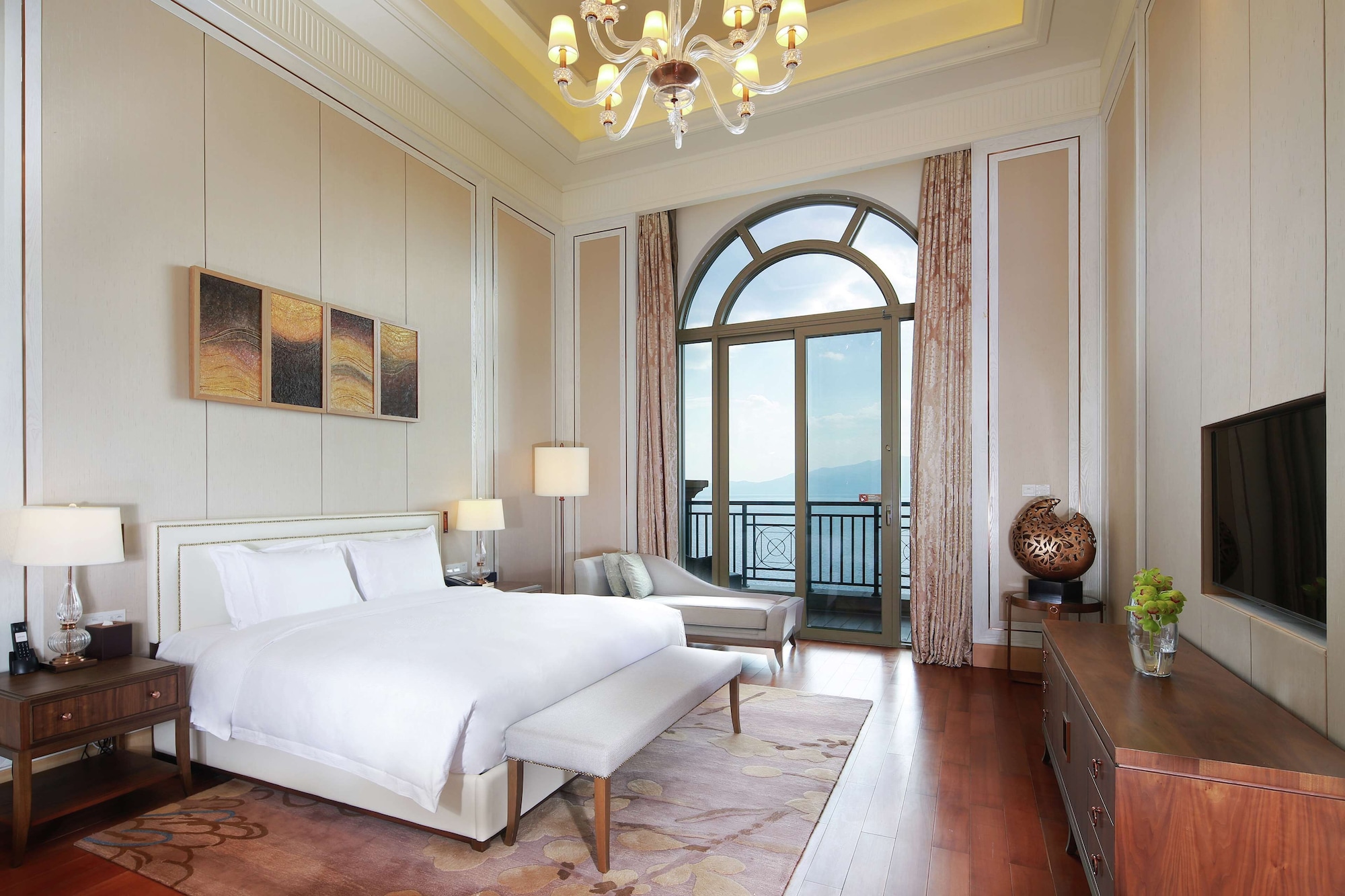 hilton yuxi fuxian lake