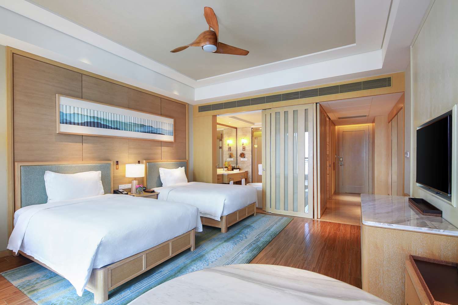 hilton yuxi fuxian lake