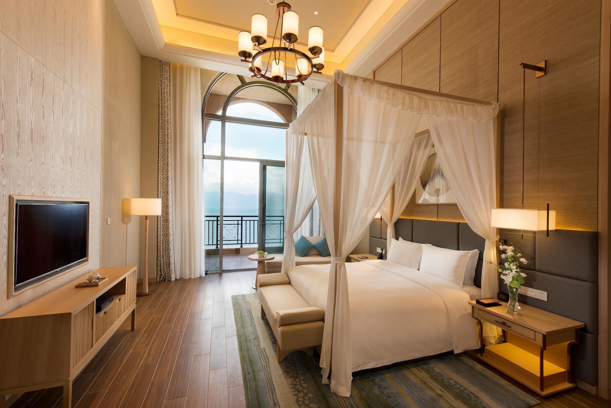 hilton yuxi fuxian lake