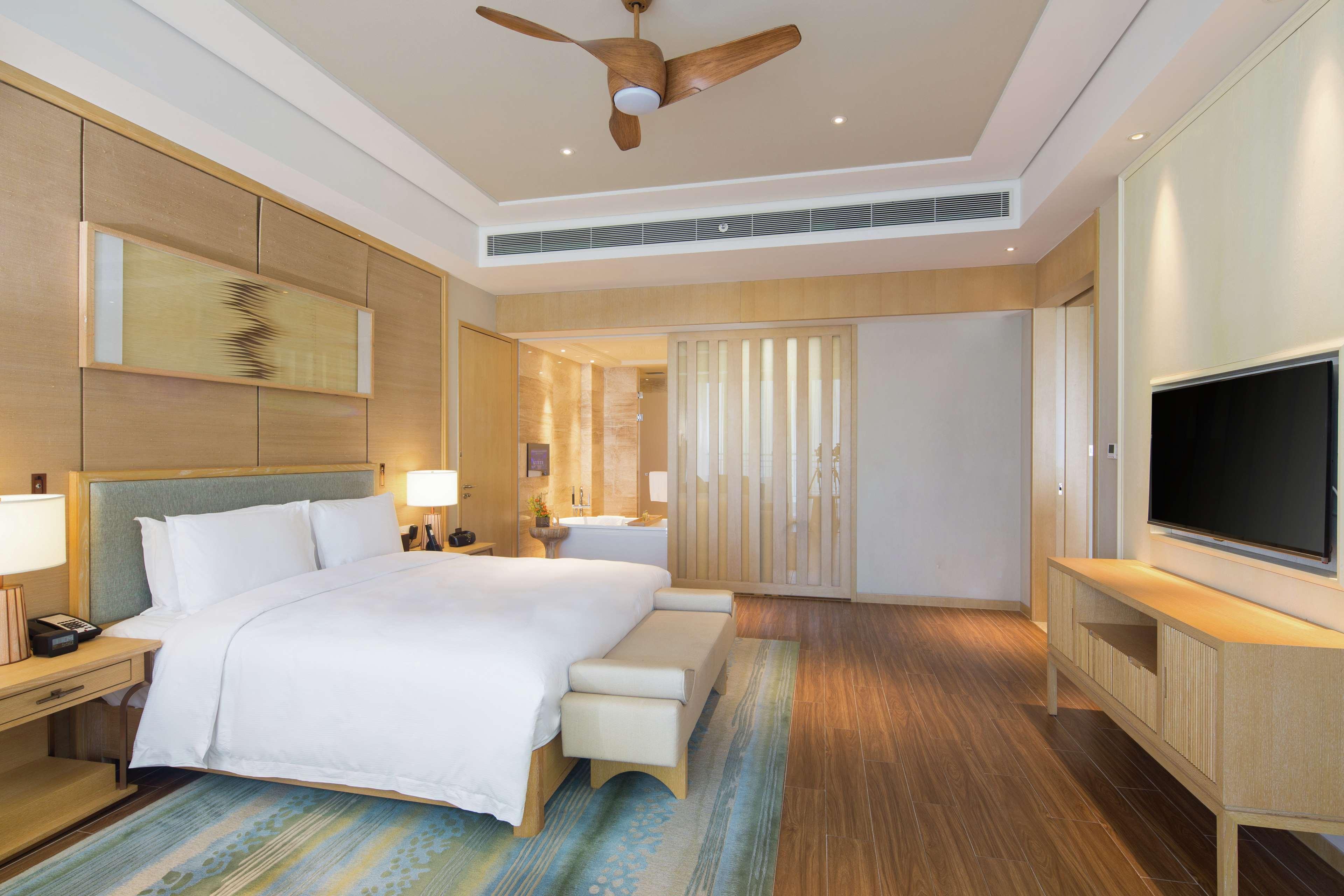 hilton yuxi fuxian lake