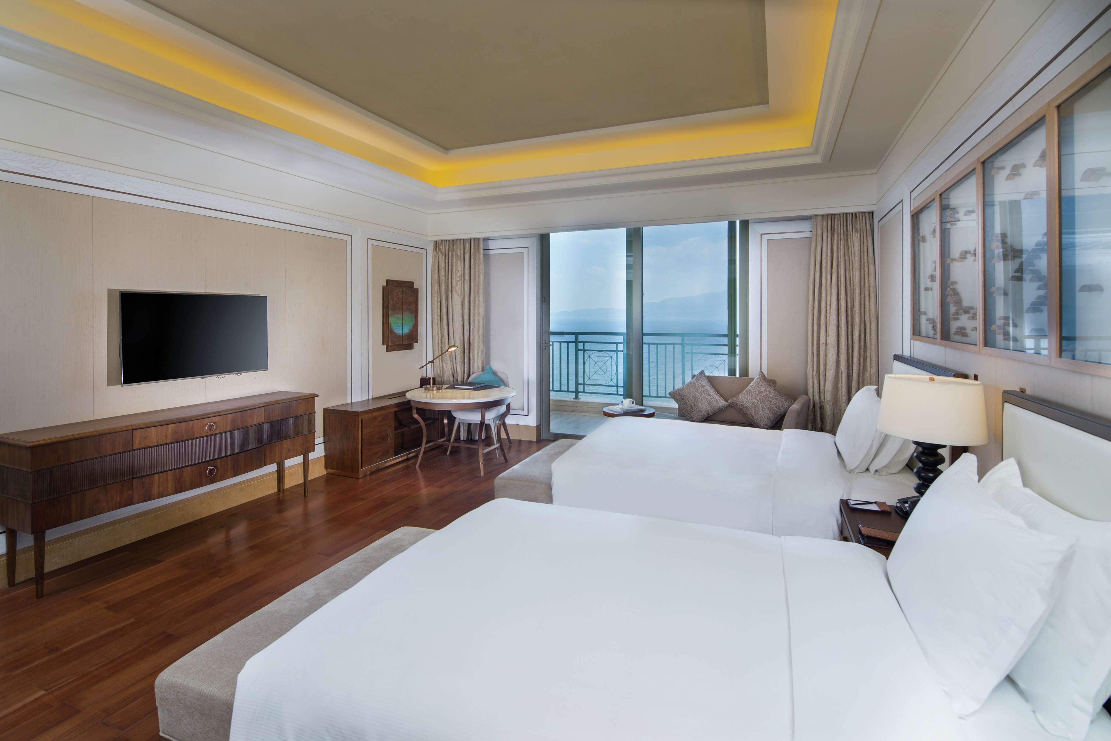 hilton yuxi fuxian lake