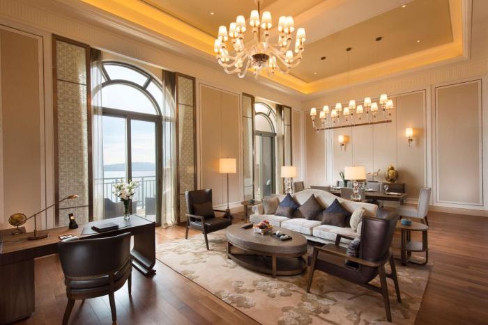 hilton yuxi fuxian lake