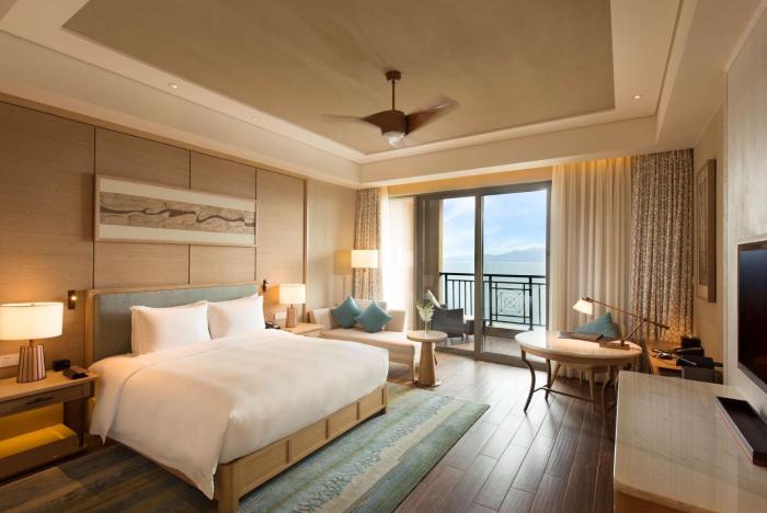 hilton yuxi fuxian lake