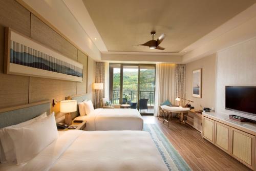 hilton yuxi fuxian lake