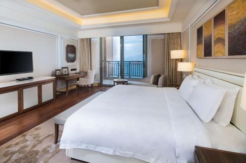 hilton yuxi fuxian lake