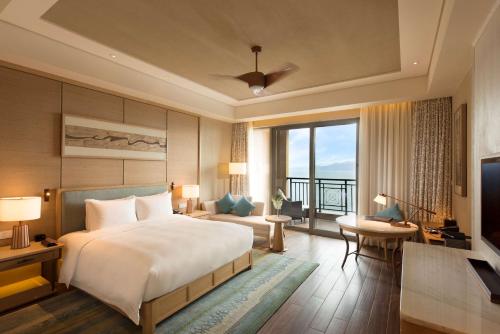 hilton yuxi fuxian lake