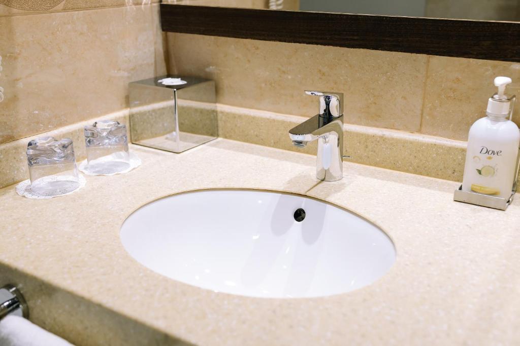 holiday inn aktau by ihg