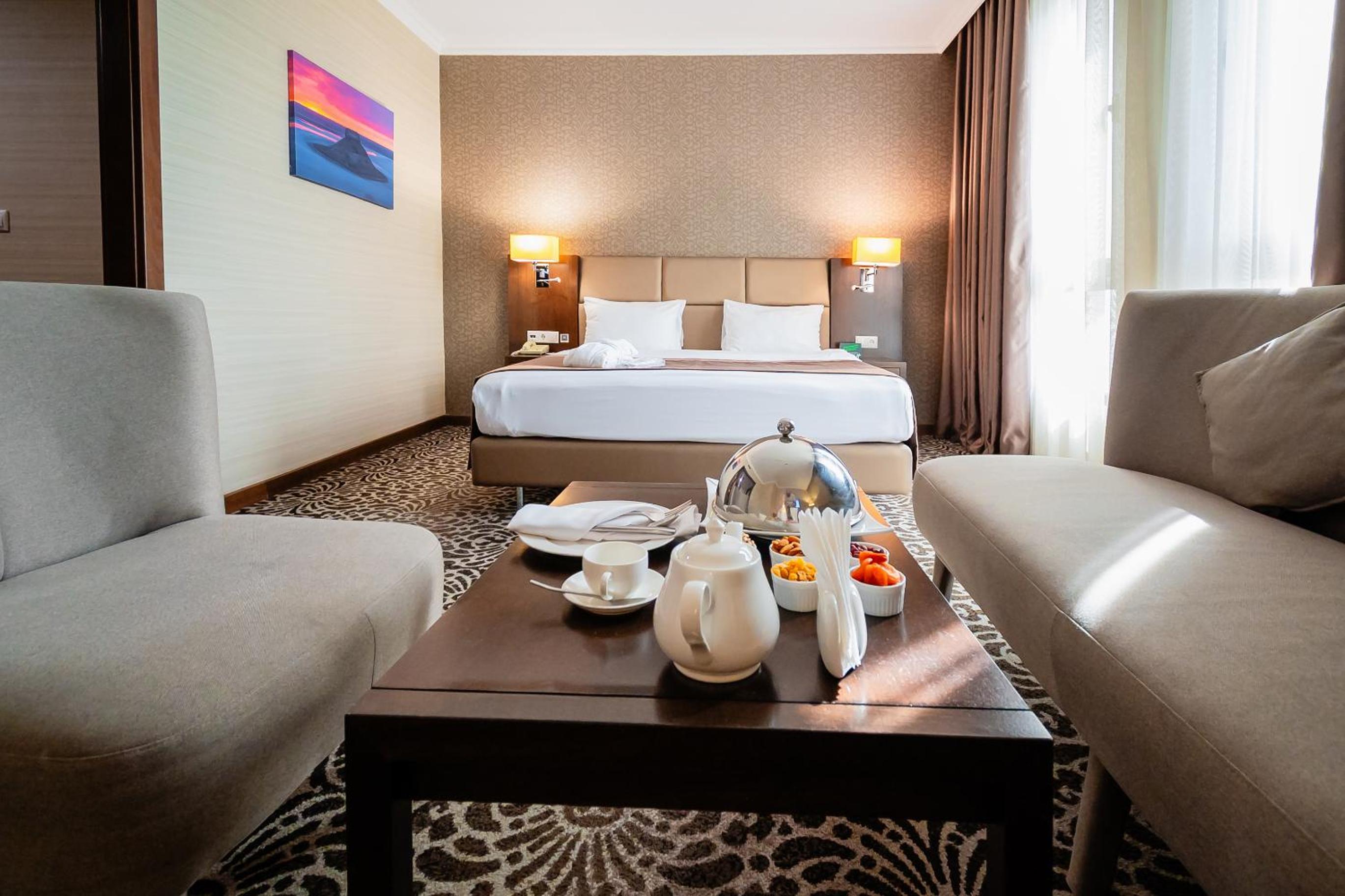 holiday inn aktau by ihg