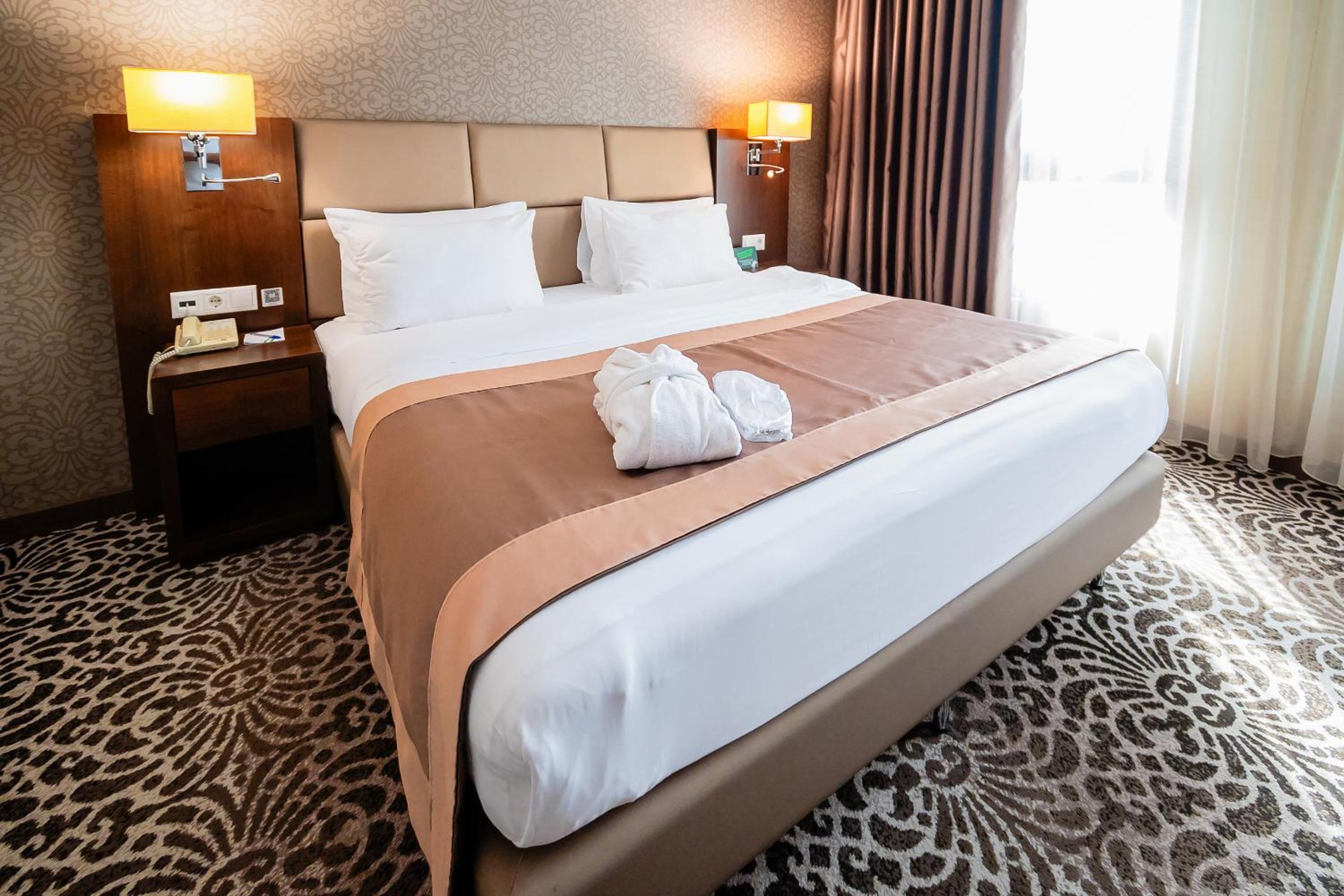 holiday inn aktau by ihg
