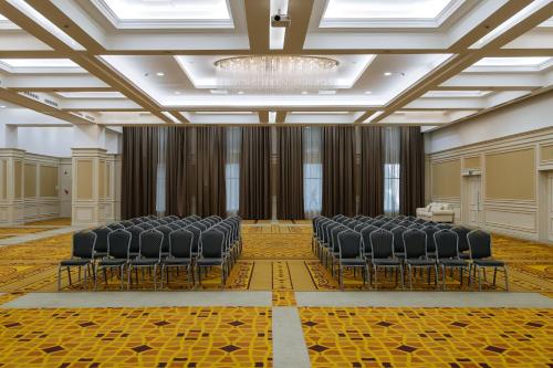 holiday inn aktau by ihg