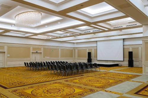 holiday inn aktau by ihg