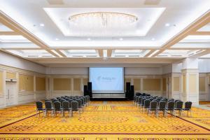 holiday inn aktau by ihg