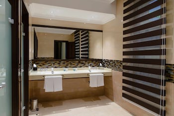 Holiday Inn Aktau By Ihg,Mangystau Region>>Aktau,4 star