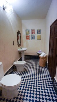 fes