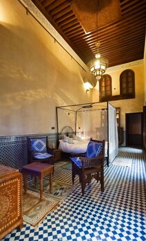 fes