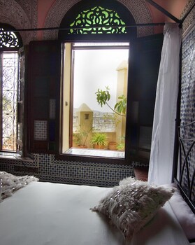 fes