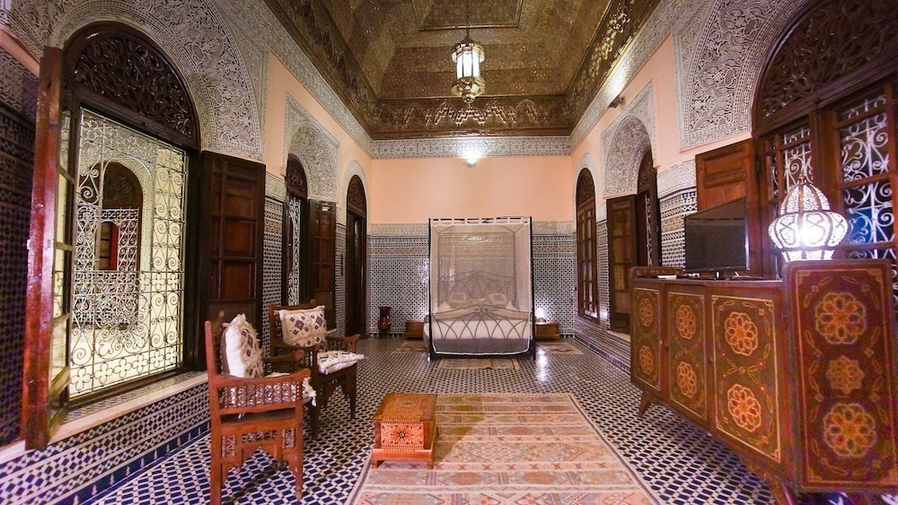 fes