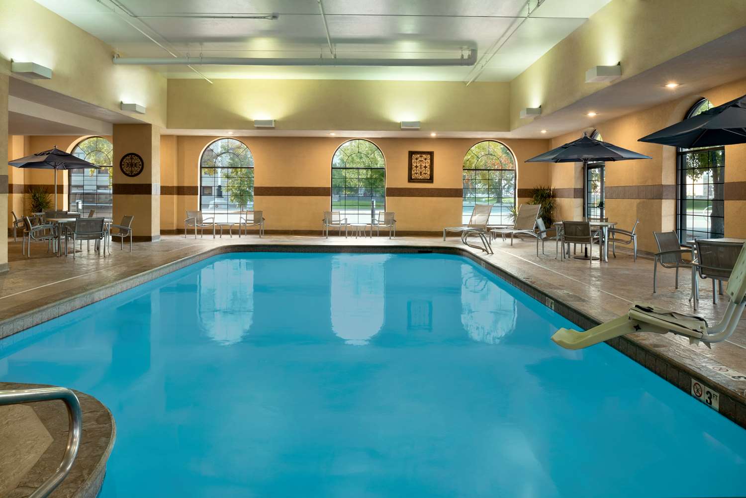 embassy suites hotel des moines downtown