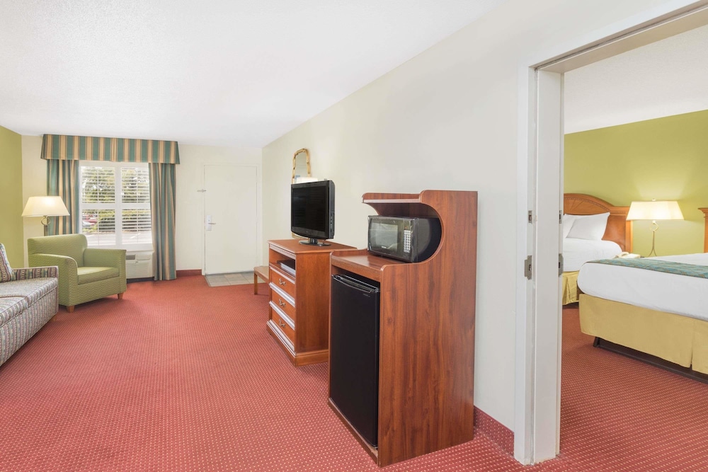 Baymont By Wyndham Orangeburg North,In A Rural Location,3 star