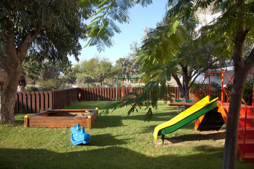 Hotel Niriides Beach,,4 star