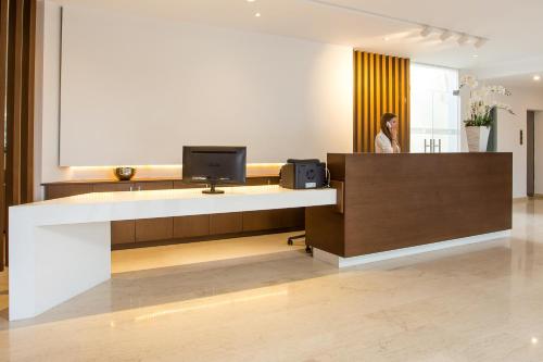 hotel niriides beach