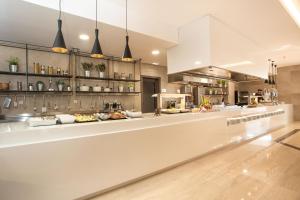 hotel niriides beach