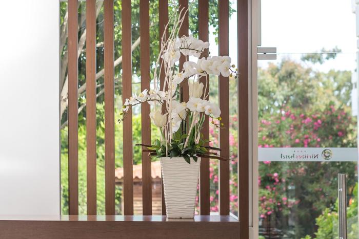 hotel niriides beach