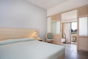 hotel niriides beach