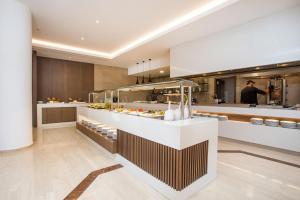 hotel niriides beach