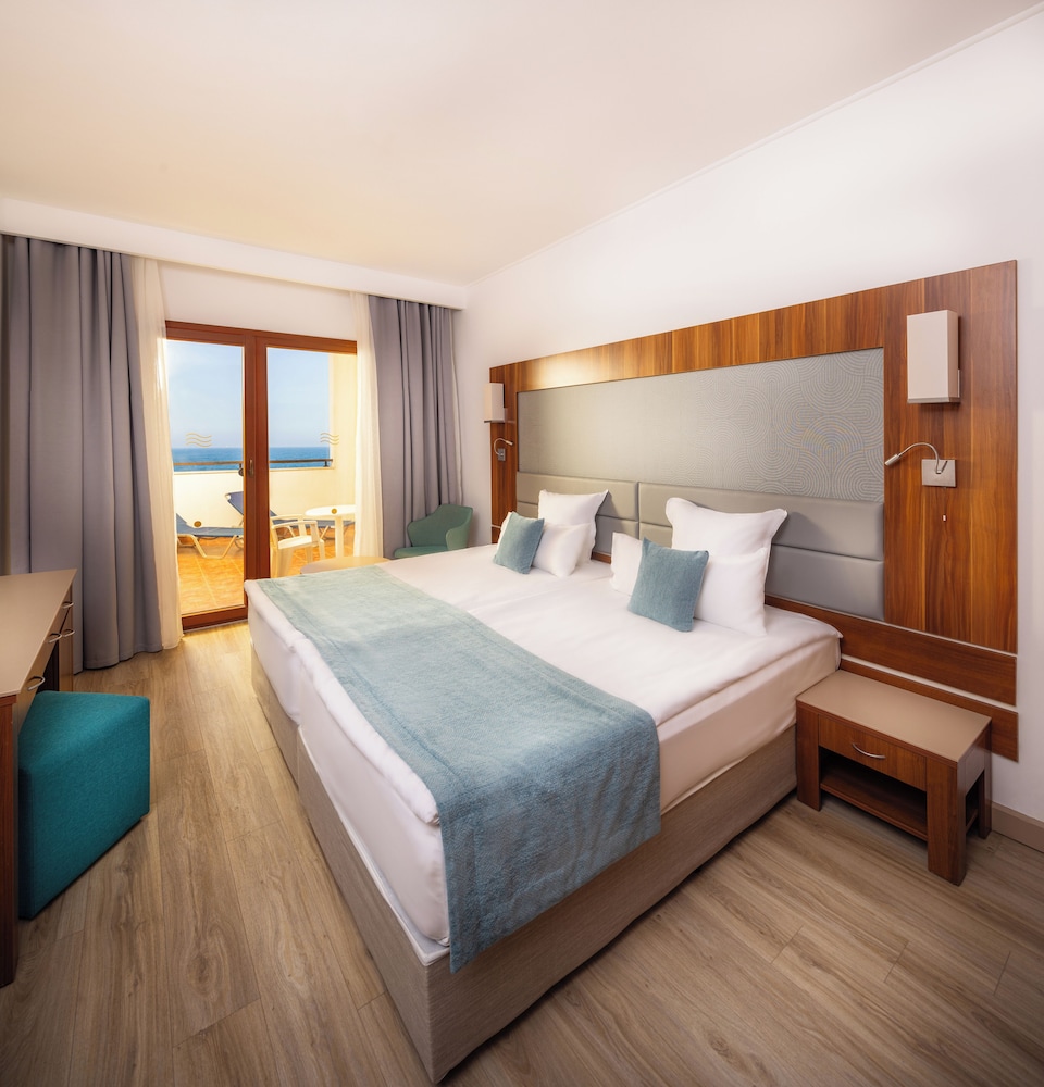alua helios bay all inclusive