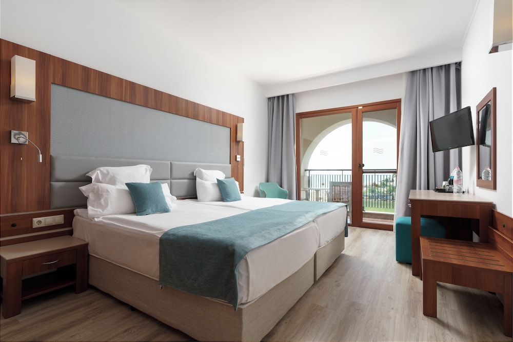 alua helios bay all inclusive