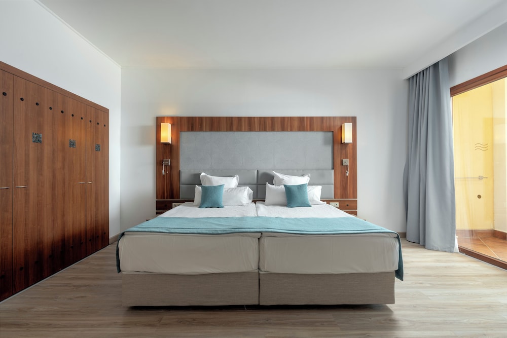 alua helios bay all inclusive