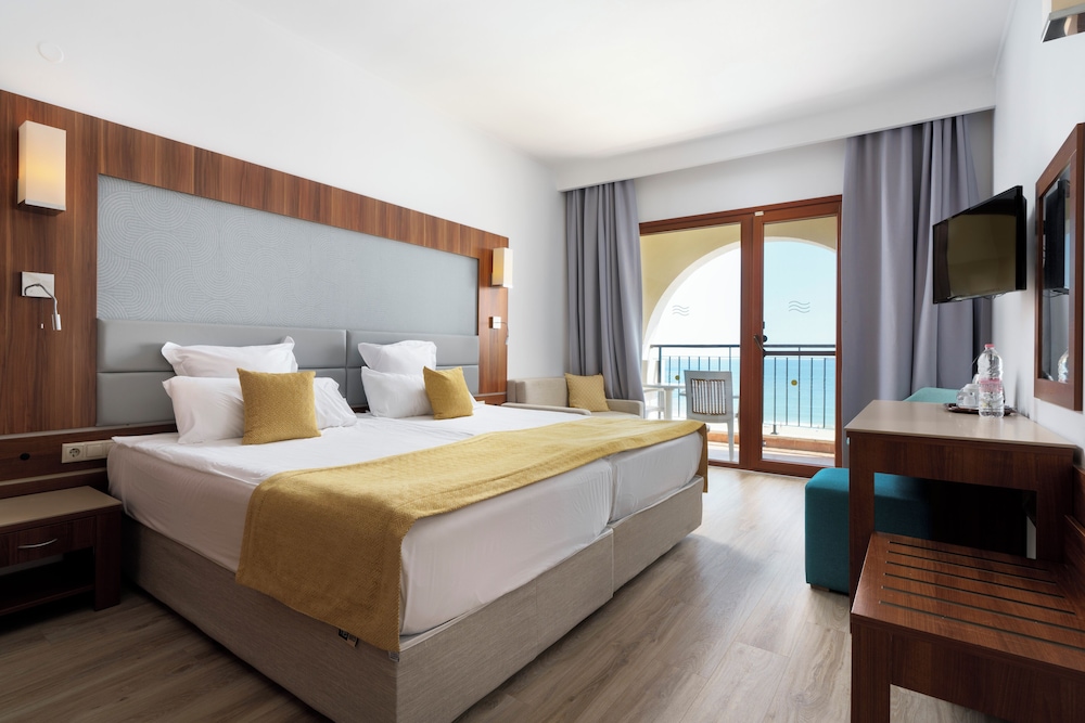 alua helios bay all inclusive