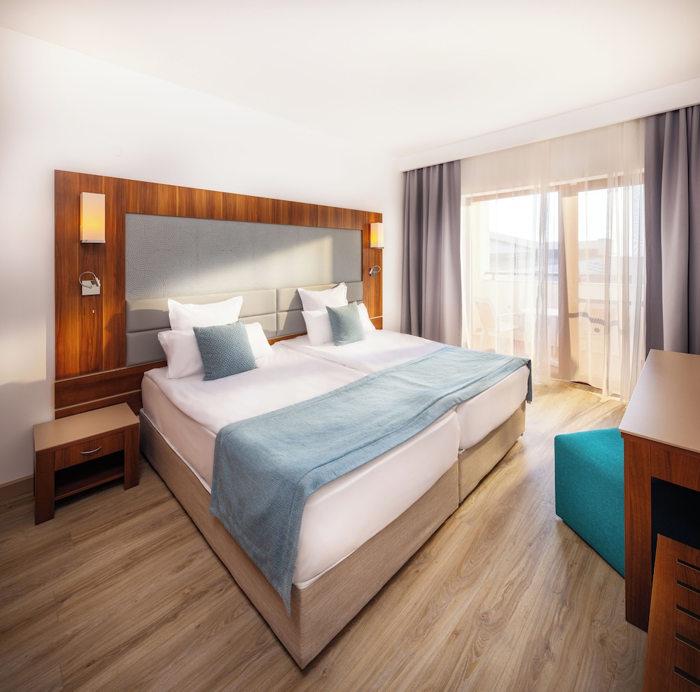 alua helios bay all inclusive