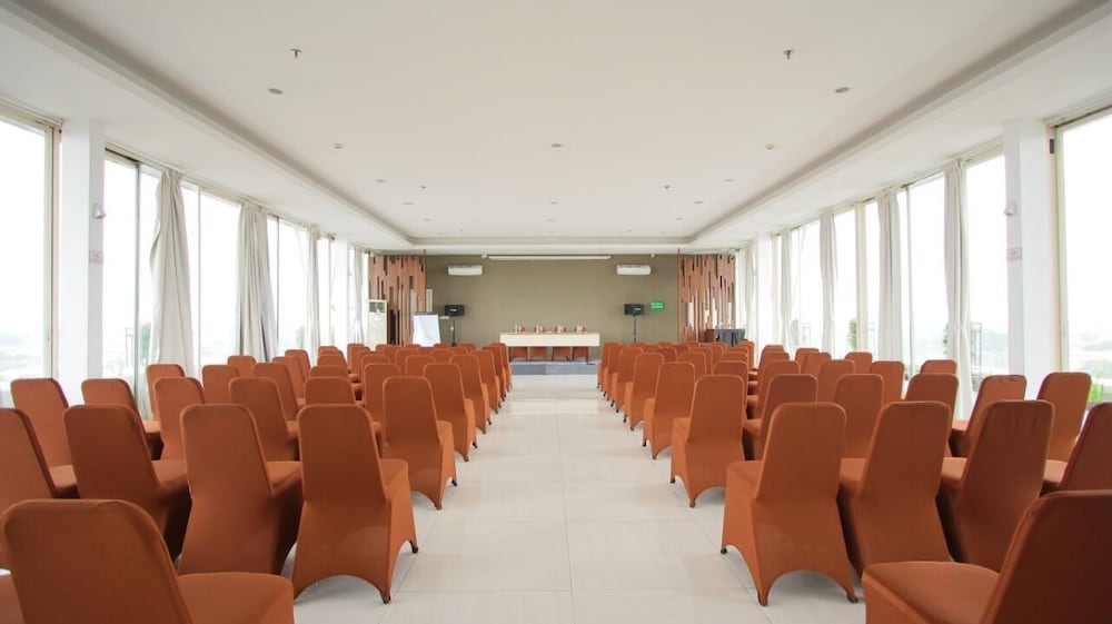 ascent premiere hotel and convention
