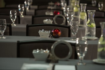 renaissance meadowlands hotel